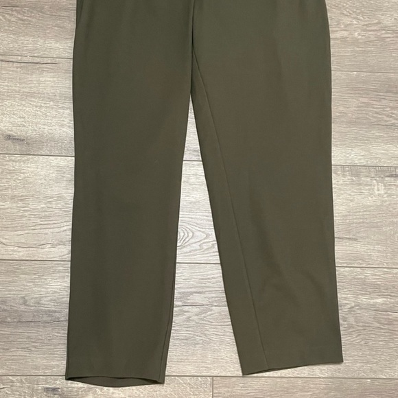 NWT EXPRESS JUMPSUIT WITH POCKETS OLIVE COLOR - Picture 4 of 7